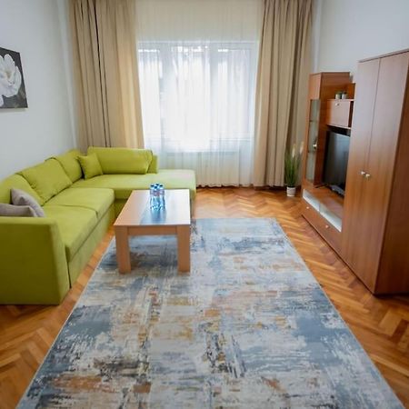 The Green Apartment In The Heart Of Old Sofia 1Bdr Luaran gambar