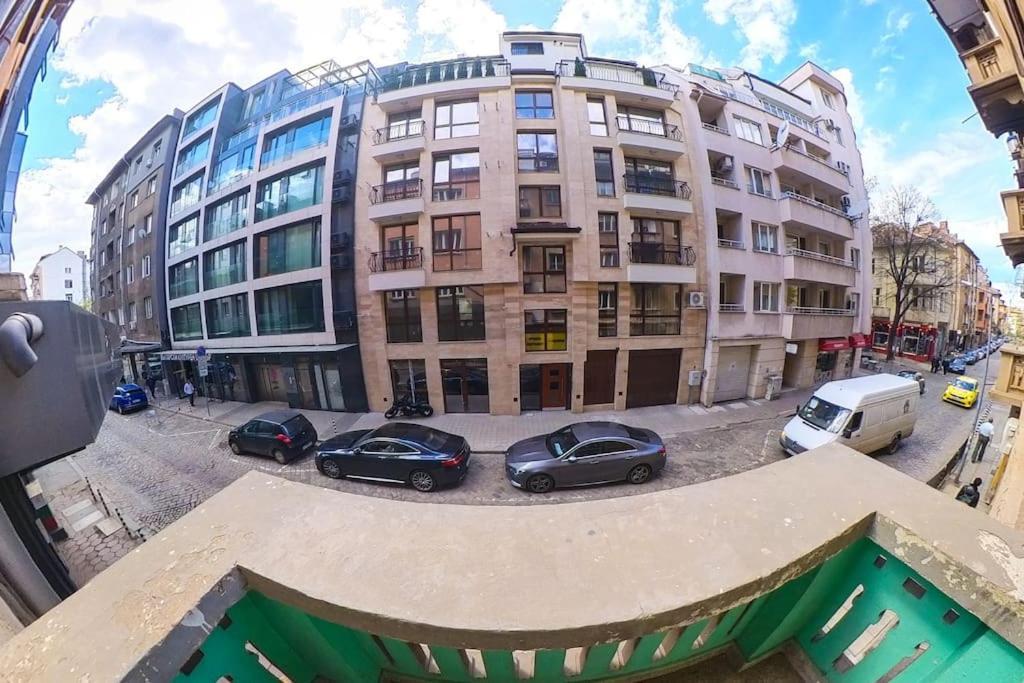 The Green Apartment In The Heart Of Old Sofia 1Bdr Luaran gambar