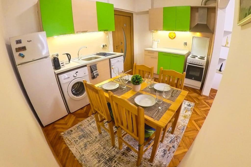 The Green Apartment In The Heart Of Old Sofia 1Bdr Luaran gambar